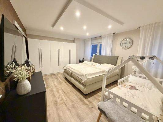 Schlafzimmer (1) KG.jpg