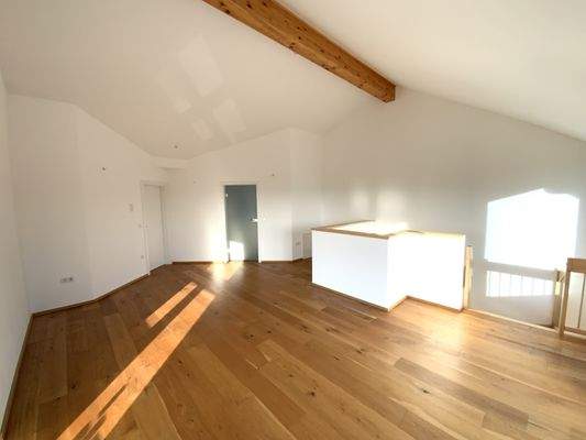 Hinten rechts: Bad; hinten links: Arbeitszimmer / Abstellraum