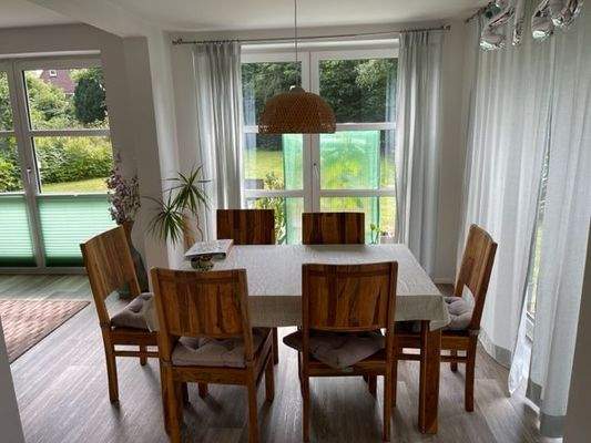 Wohnzimmer-Essbereich