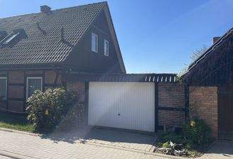 Vorderansicht Garagenseite