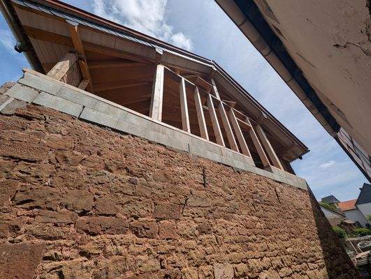 Noch fertig zu stellender Giebel Nebengebäude