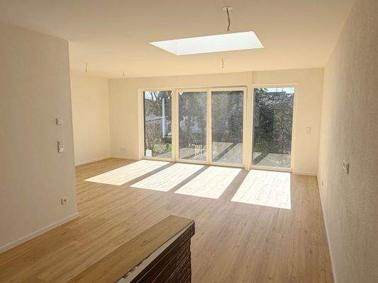 Wohn- Essbereich mit Lichtkuppel