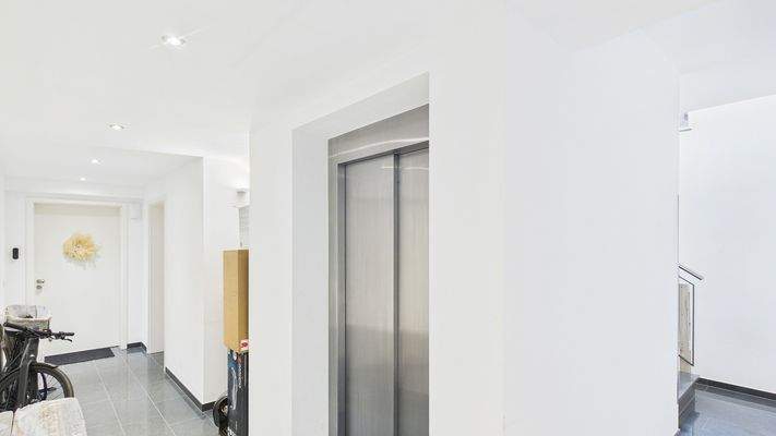 EINGANGSBEREICH WEG 2