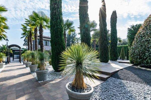 Luxusvilla-am-gardasee-kaufe_villa-am-gardasee-kaufen-haus-am-gardasee-kaufen_exklusive-Villa-am-gardasee_luxus-villa_luxusvilla-am-gardasee_villa-mit-panorama_villa-in-desenzano_comprare-villa-lago-di-garda_vendere-villa-lago-del-garda_Villa-di-lusso_Lag