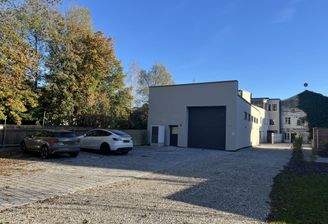 Außenansicht Autos geschwärzt.jpg