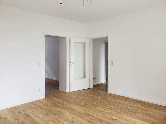 Wohnraum, daneben Schlafzimmer.jpg