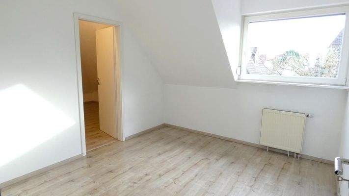 Kinderzimmer / Büro mit Abstellraum