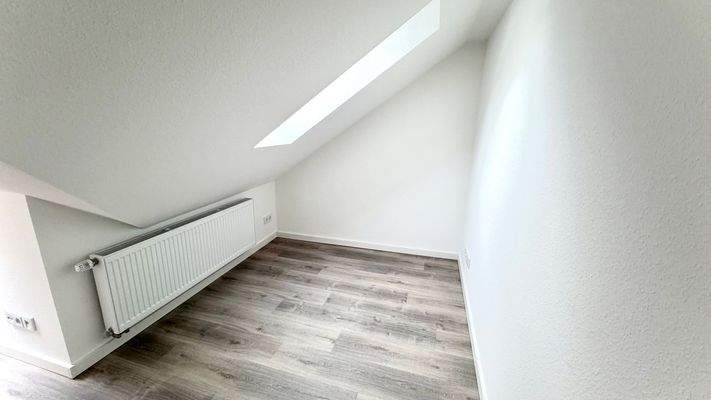 Helles Dachgeschosszimmer