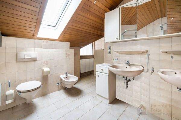 Dachgeschoss Badezimmer