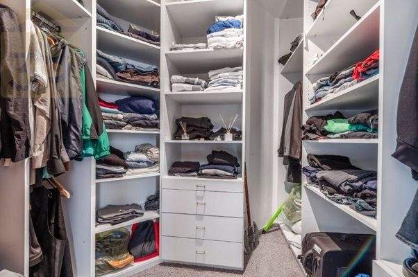 begehbarer Kleiderschrank