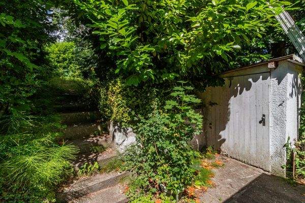 Beide Grundstücke hinten