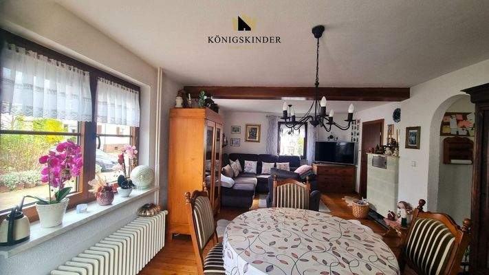 helles Wohn-Esszimmer 