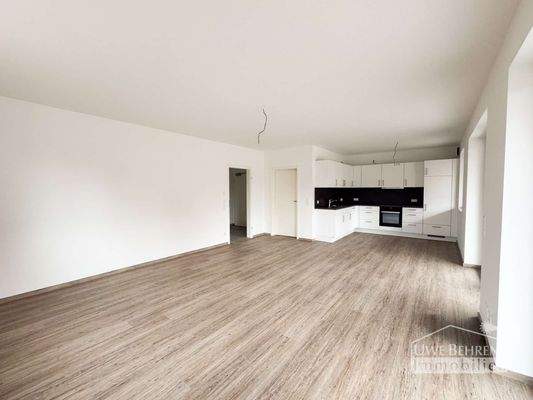 Wohn- und Essbereich mit offener Küche (3)