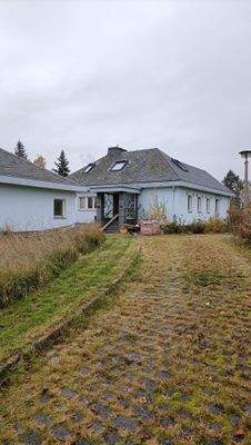 Zufahrt mit Garagen.jpg