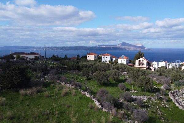 Kreta, Kokkino Chorio: Landschaftlich reizvolles Grundstück mit Meerblick zu verkaufen