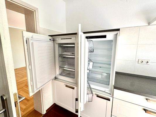 Tiefkühler und Kühlschrank