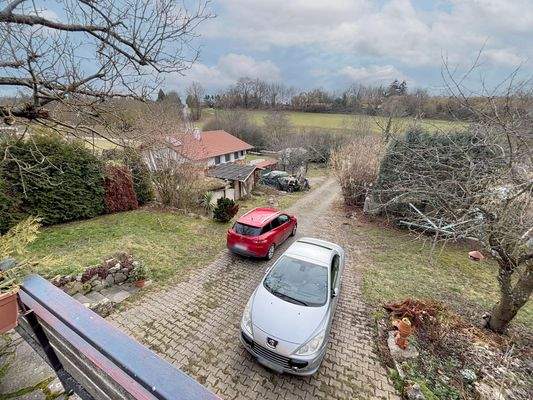 Ansicht auf das große Grundstück