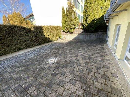 EG_Laden rechts_Hinterhof_www.villingen.immobilien