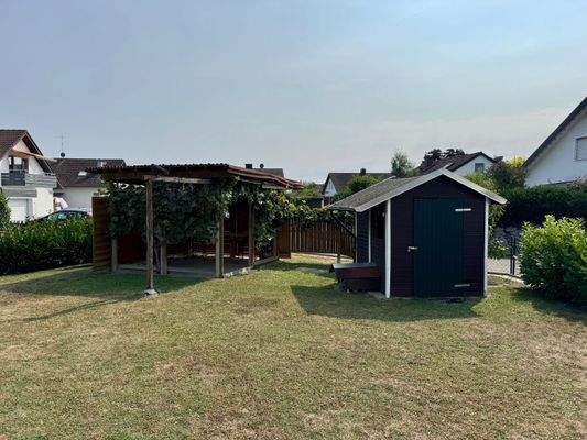 Pergola und Gerätehaus