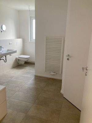 11. Haus 35 1. OG Bad