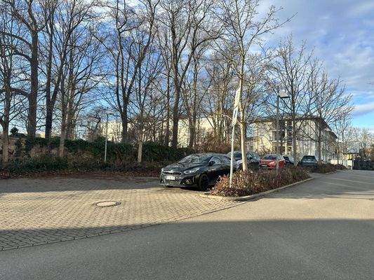 Befestigte Parkplätze