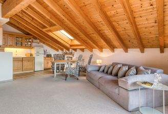 Offener Wohn -/Essbereich mit Einbauküche