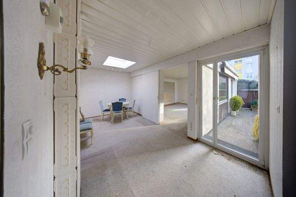 Eingangsbereich mit Blick in das Esszimmer 2