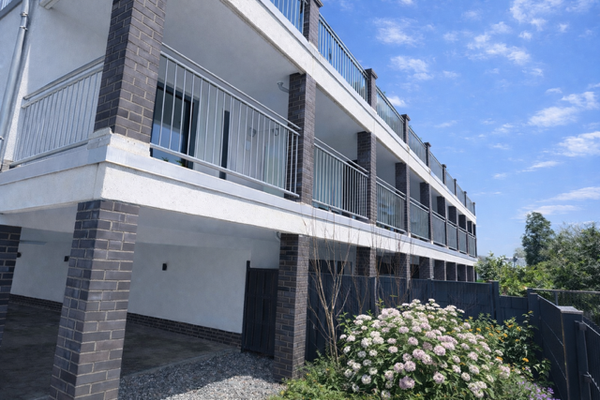 Edewechter Landstraße Balkone.PNG