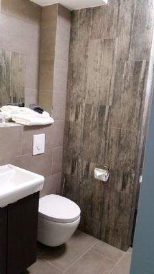 Bad/Waschbecken/Toilette