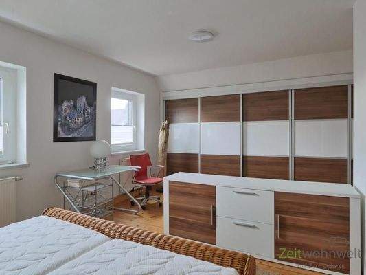 große Kleiderschränke