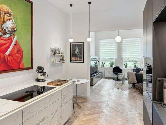 Küche mit Blick zum Wohnzimmer