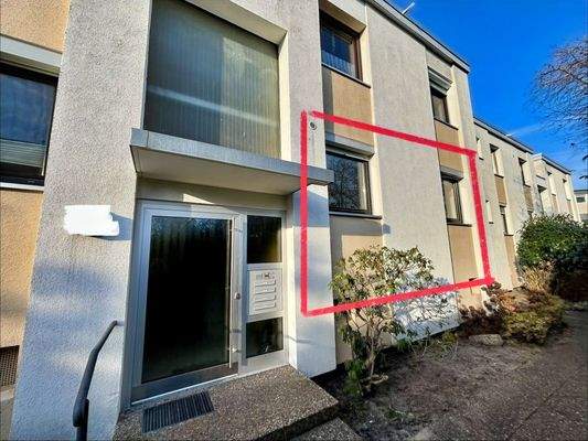 Eingangsbereich und Blick auf das Küchen- und Kinderzimmerfenster