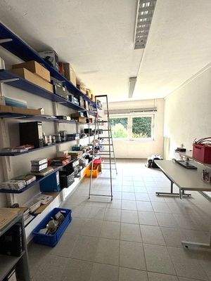 Büro oder Lagerraum im EG