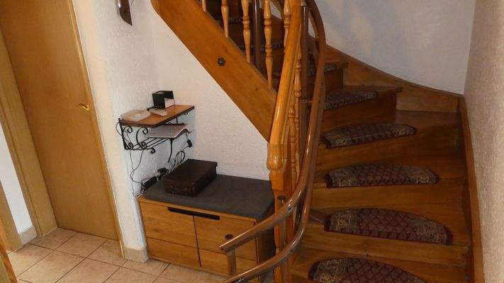 Treppenhaus EG zum OG 