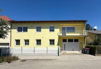 Außenansicht von der Straße aus