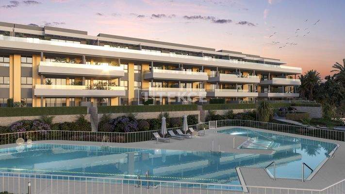 Flats with Sea Views in a Wonderful Location in Torremolinos