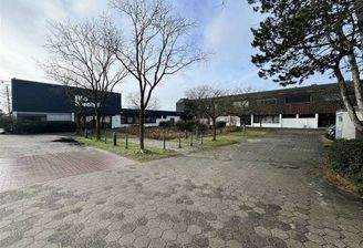 Innenhof mit Parkpätzen