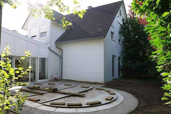 Außenansicht mit Pool