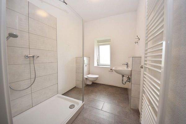 EG modernes Duschbad