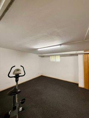 Hobbyraum Keller 1.jpg