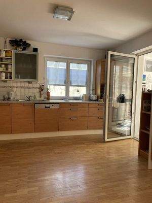 Küche mit Blick zum Wintergart