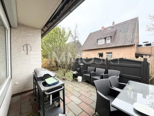 Terrasse mit Zugang zum Garten und Wohnzimmer