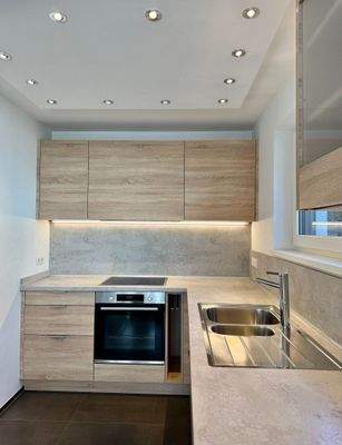 DE | Neuwertige 4-Zimmer-Maisonette in Rabland! 165 m² Garten, 2 Terrassen, Balkon, vollmöbliert, 3 Parkplätze – jetzt besichtigen! IT | Duplex 4 locali come nuovo a Rablà! Giardino 165 m², 2 terrazze, balcone, arredato, 3 posti auto – visita ora! EN | Li