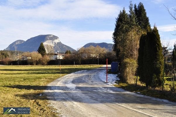 KIRCHBICHL - 726 m² Baugrund - ein Stück Natur - Richtung Südosten - Zufahrt