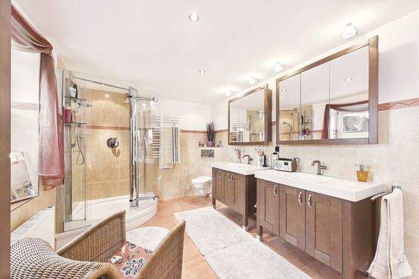 CAM03586G0-PR0076-STILL024