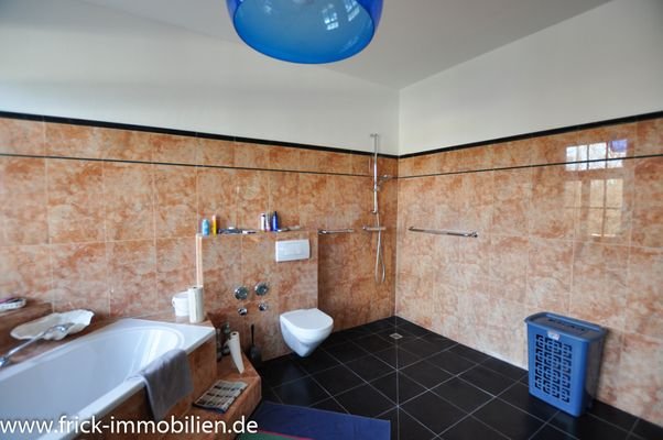 49-Bad-WC OG Hinterhaus.JPG