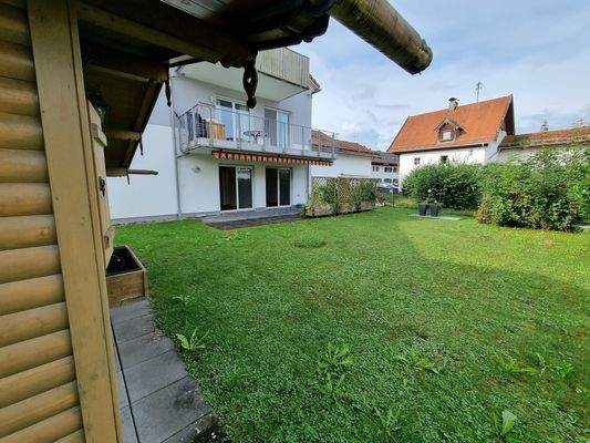 Garten mit Blick zur Terrasse