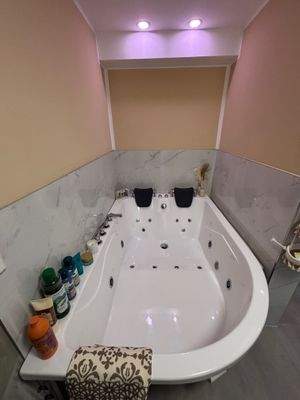 Ansicht Badewanne im UG.jpeg