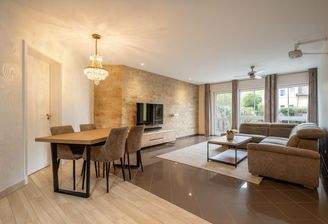 gemütliche 2-Zimmer Wohnung mit Küche und kleinem Garten