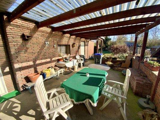 überdachte Terrasse